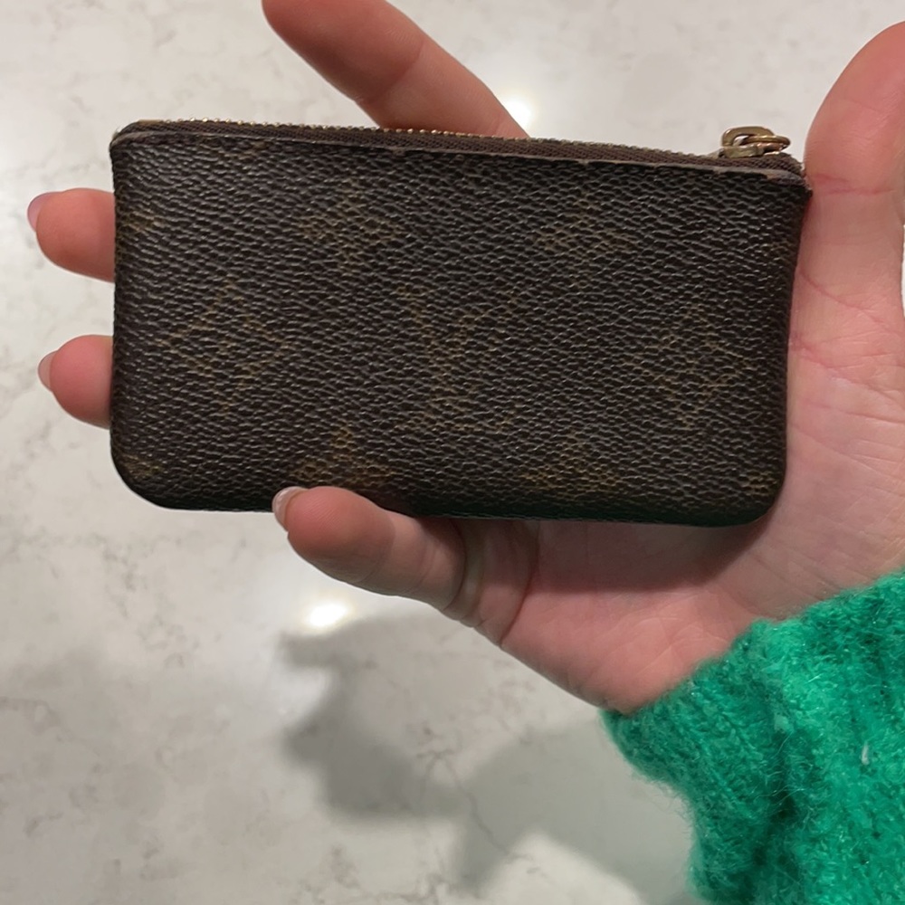 LV Keychain Wallet - Picture 2 of 4